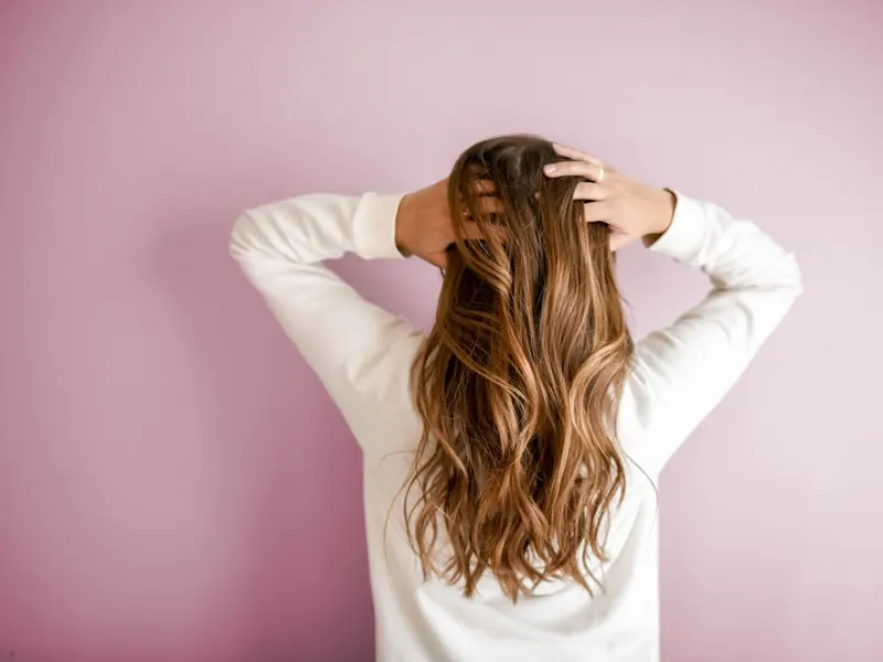 Cheveux longs après un balayage